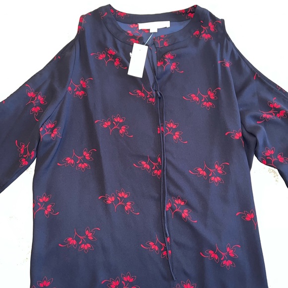 NWT pretty loft top with exposed shoulders, size large - Picture 2 of 6